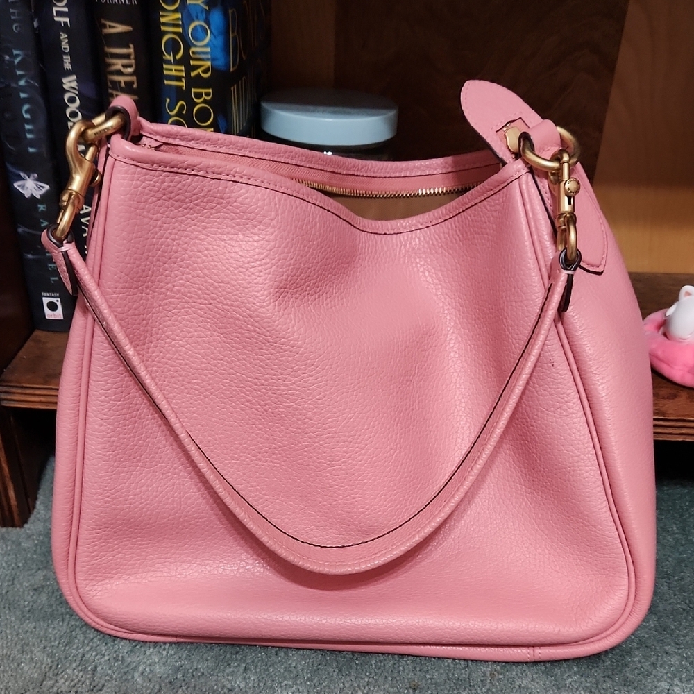 Coach Cary Shoulder Bag in Bubblegum pebble leather